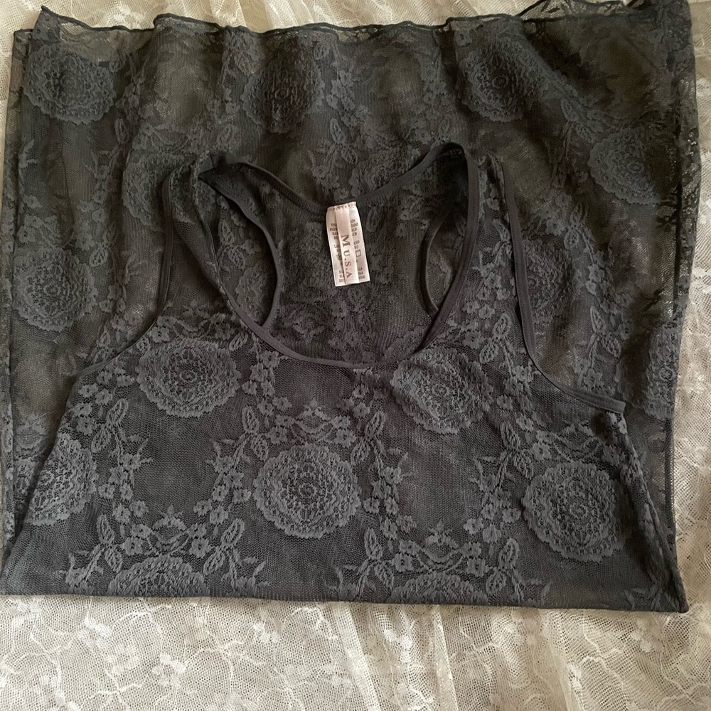 M USA racer back lace tank top